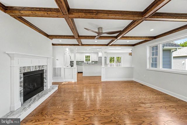 4 S MAPLE AVE, New Gretna, NJ 08224