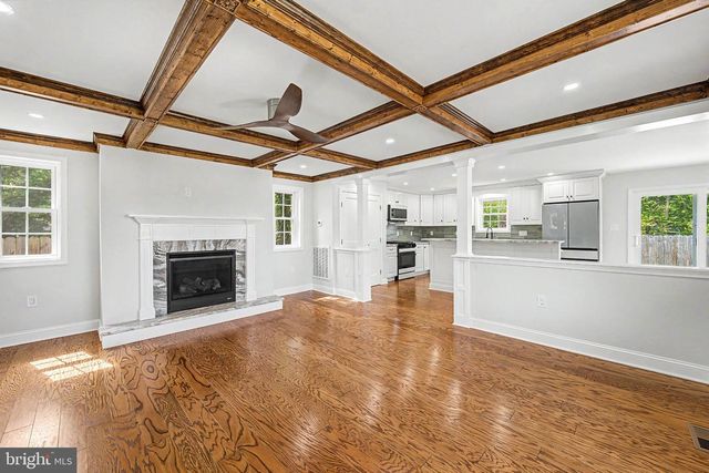 4 S MAPLE AVE, New Gretna, NJ 08224