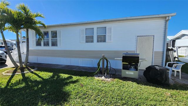 3333 26TH AVENUE E 1215, Bradenton, FL 34208