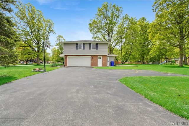 5150 Brookhaven Drive, Clarence, NY 14031