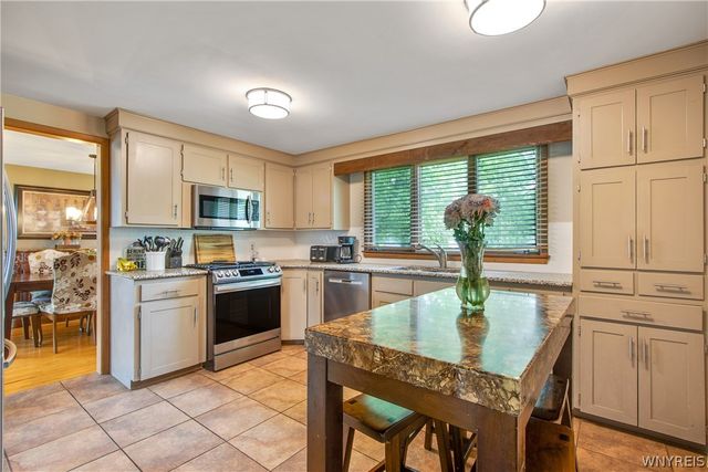 5150 Brookhaven Drive, Clarence, NY 14031