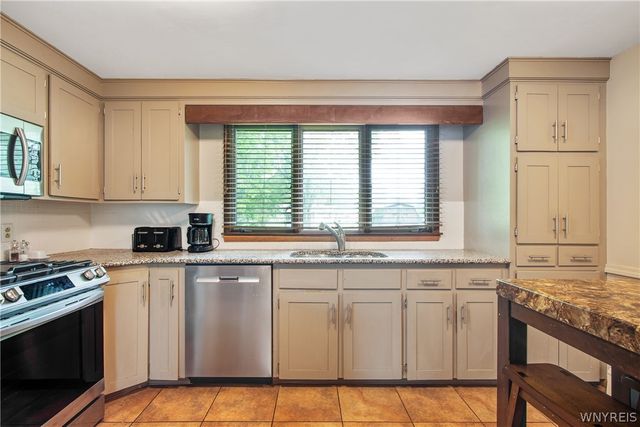 5150 Brookhaven Drive, Clarence, NY 14031