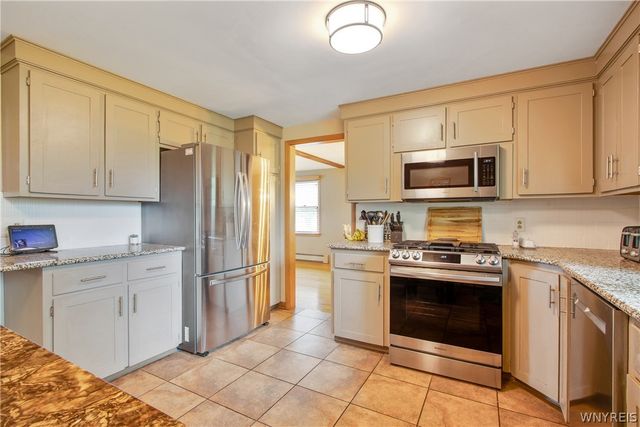 5150 Brookhaven Drive, Clarence, NY 14031