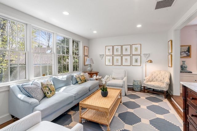 38 Wachusett Rd, Newton, MA 02467