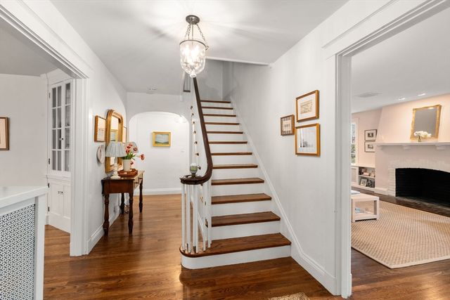 38 Wachusett Rd, Newton, MA 02467