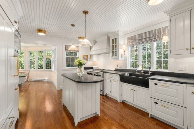 38 Wachusett Rd, Newton, MA 02467