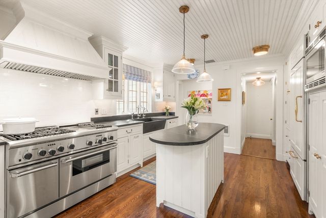 38 Wachusett Rd, Newton, MA 02467