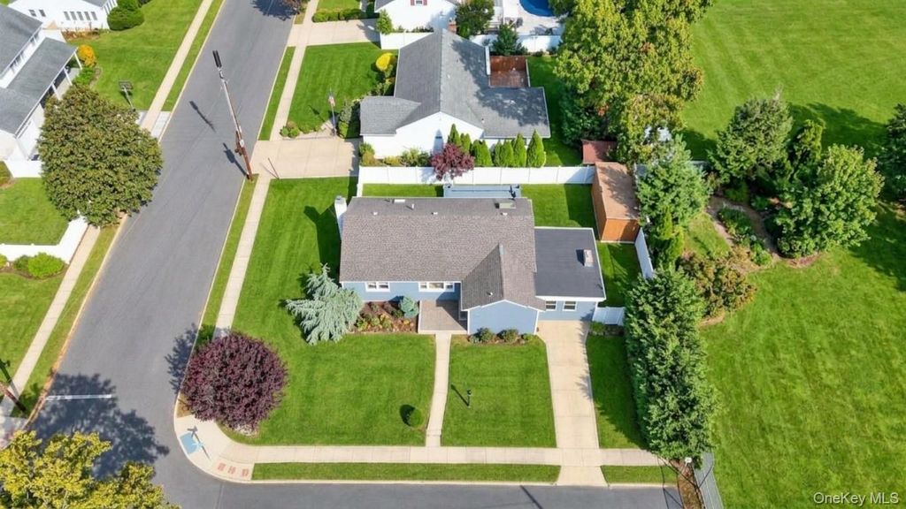 1871 Relyea Drive, Merrick, NY 11566 — photo 2
