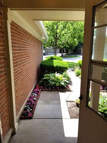 30W023 Laurel Court, Warrenville, IL 60555