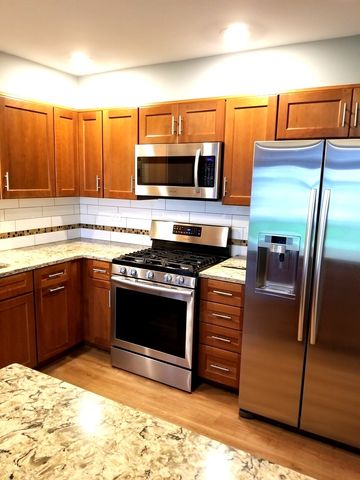 30W023 Laurel Court, Warrenville, IL 60555