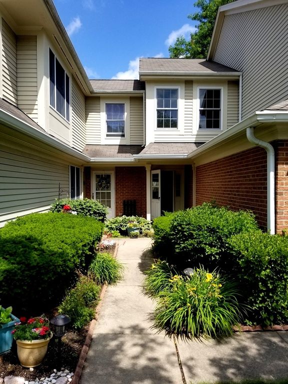 30W023 Laurel Court, Warrenville, IL 60555