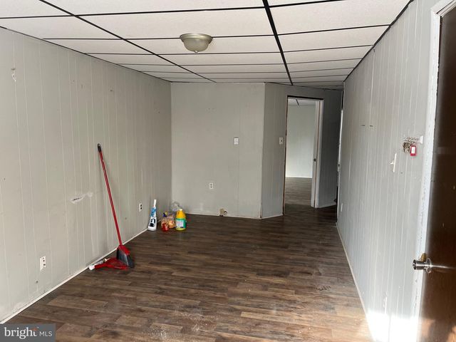 225 W CENTRE ST, Shenandoah, PA 17976