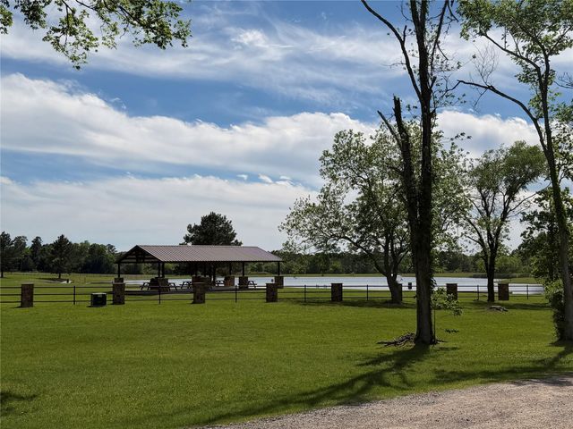 15648 Cricket Creek Court, Willis, TX 77378