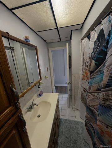 28212 Shock Street, Saint Clair Shores, MI 48081