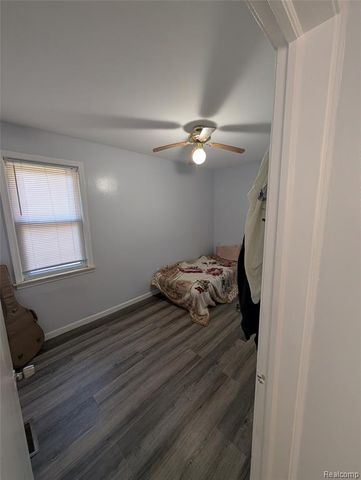 28212 Shock Street, Saint Clair Shores, MI 48081
