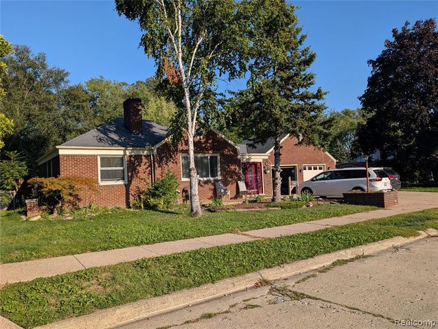 28212 Shock Street, Saint Clair Shores, MI 48081