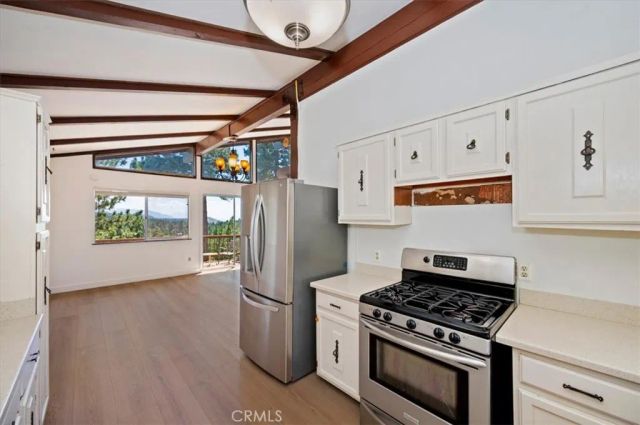 1781 Nob Hill, Running Springs, CA 92382