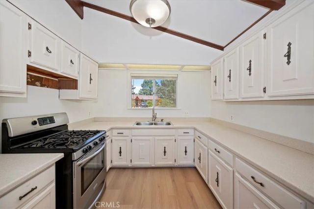 1781 Nob Hill, Running Springs, CA 92382