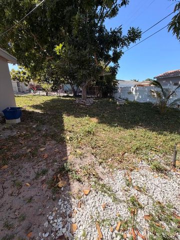 431 Pensacola Drive, Lake Worth, FL 33462