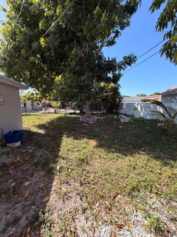 431 Pensacola Drive, Lake Worth, FL 33462