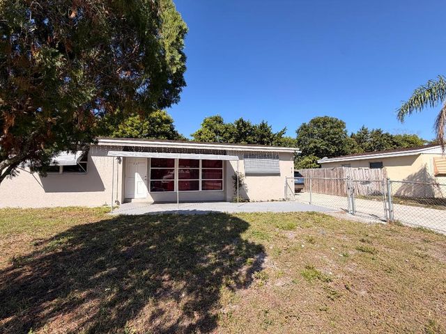 431 Pensacola Drive, Lake Worth, FL 33462