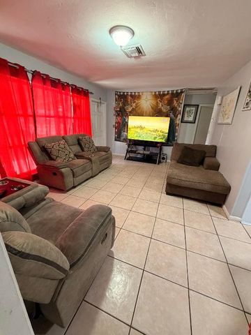 431 Pensacola Drive, Lake Worth, FL 33462