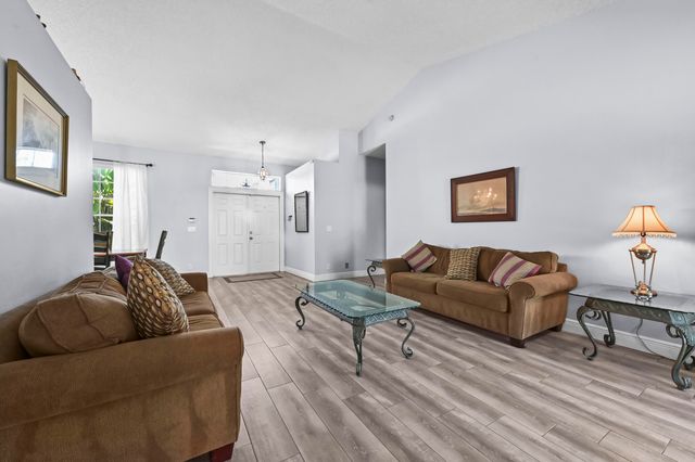 4267 Hunting Trail, Lake Worth, FL 33467