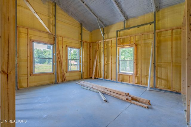 1607 Tom Mccall Rd, Maryville, TN 37801