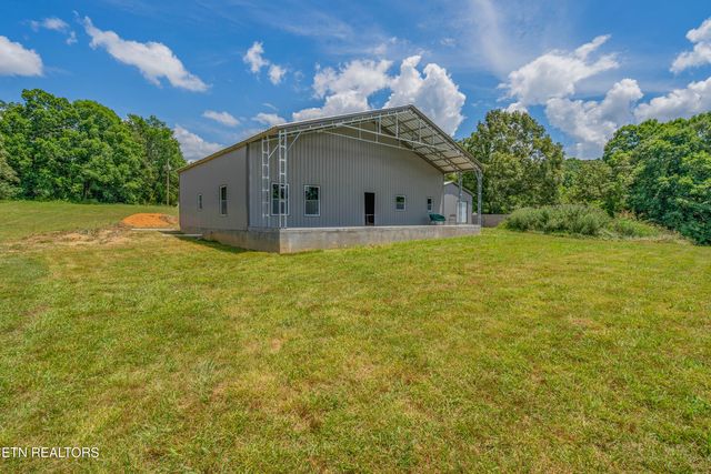 1607 Tom Mccall Rd, Maryville, TN 37801