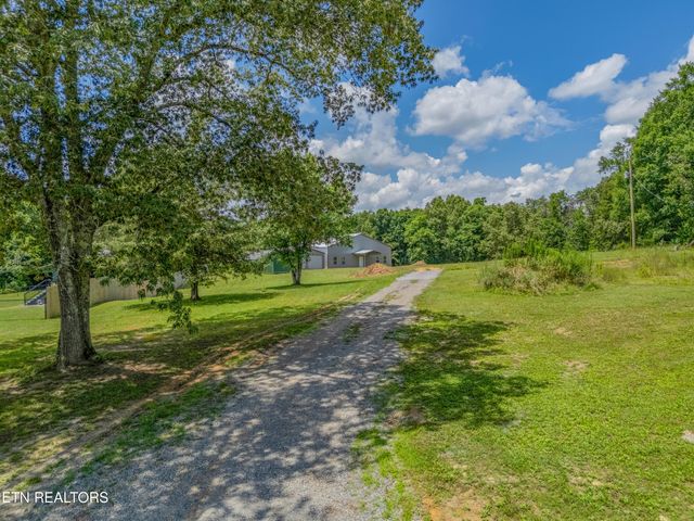1607 Tom Mccall Rd, Maryville, TN 37801