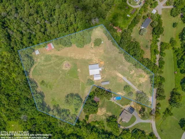 1607 Tom Mccall Rd, Maryville, TN 37801