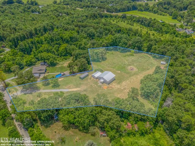 1607 Tom Mccall Rd, Maryville, TN 37801