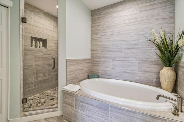530 S GULFVIEW BOULEVARD 304, Clearwater Beach, FL 33767