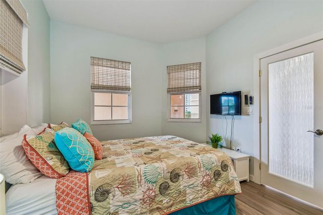 530 S GULFVIEW BOULEVARD 304, Clearwater Beach, FL 33767