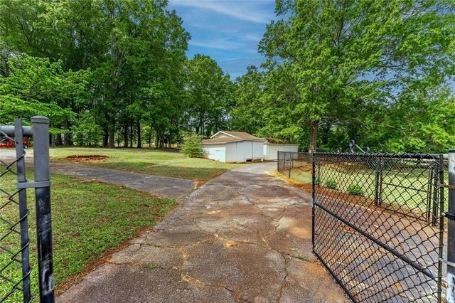 4225 Atlanta Street, Powder Springs, GA 30127