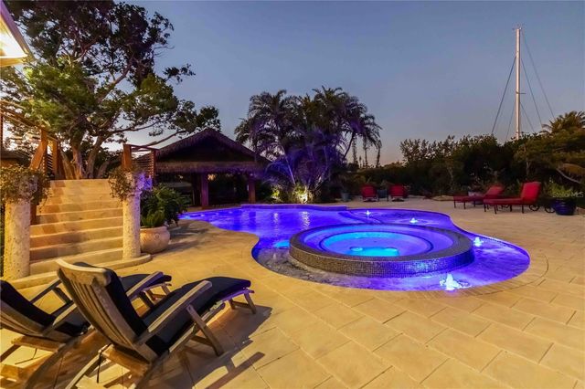 6680 GULF OF MEXICO DRIVE, Longboat Key, FL 34228