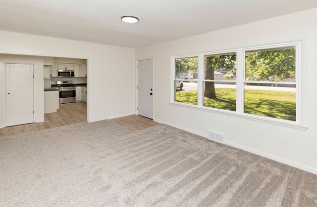 1100 2nd Street NE, Bondurant, IA 50035