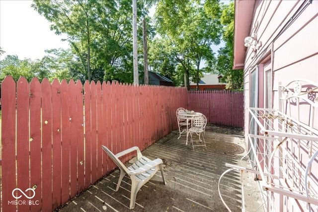 17 S Hough Street, Greenfield, IN 46140