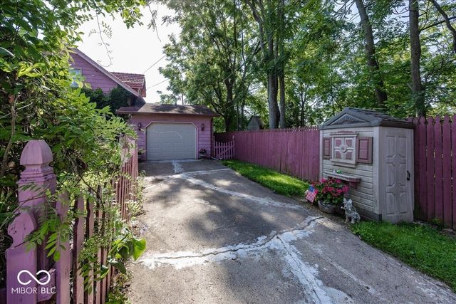 17 S Hough Street, Greenfield, IN 46140