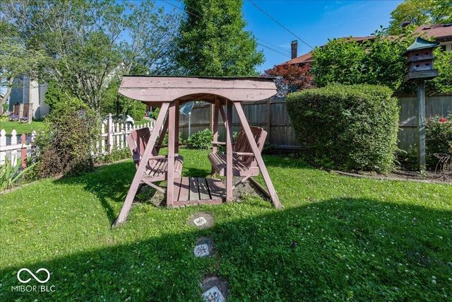 17 S Hough Street, Greenfield, IN 46140