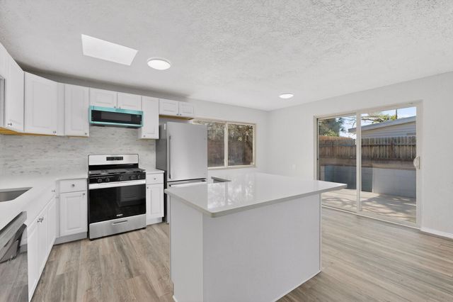 1812 Blume Street NE, Albuquerque, NM 87112