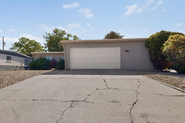 1812 Blume Street NE, Albuquerque, NM 87112