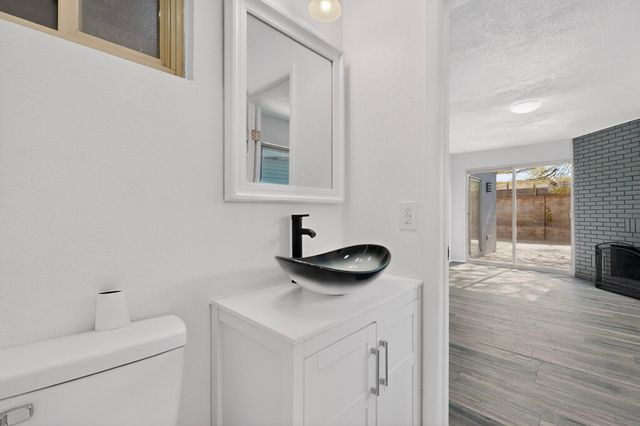 1812 Blume Street NE, Albuquerque, NM 87112