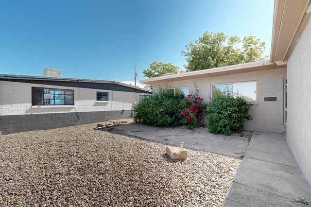 1812 Blume Street NE, Albuquerque, NM 87112