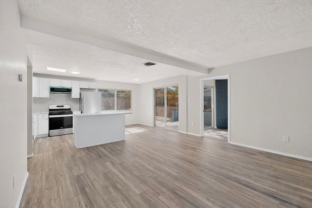 1812 Blume Street NE, Albuquerque, NM 87112