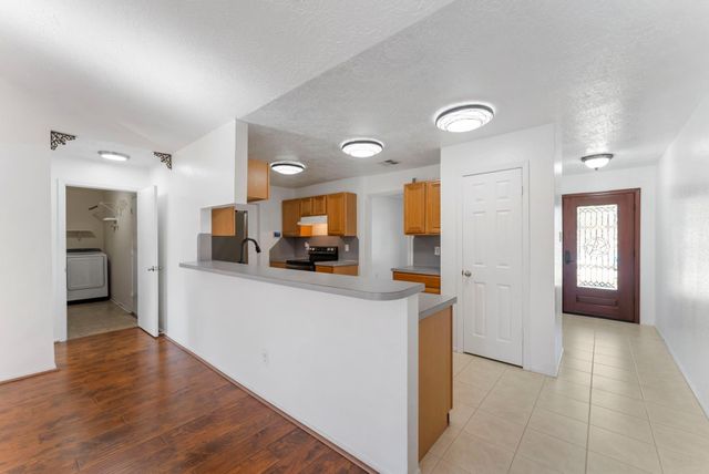 10006 Wren Street, La Porte, TX 77571