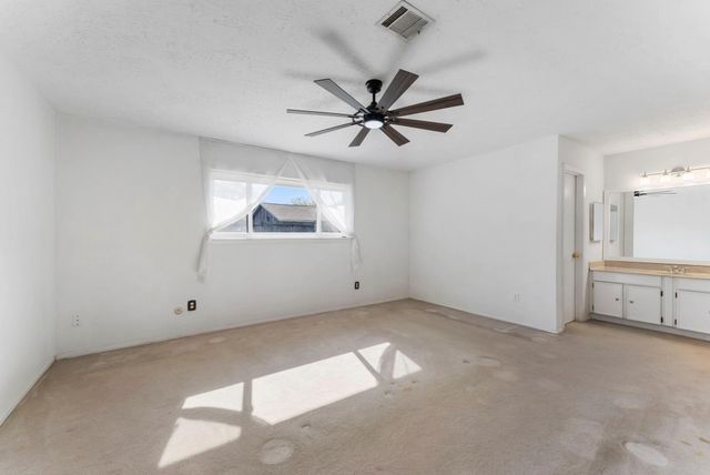 10006 Wren Street, La Porte, TX 77571