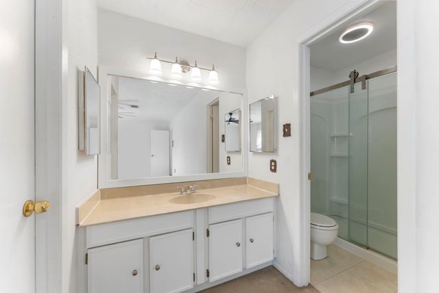 10006 Wren Street, La Porte, TX 77571