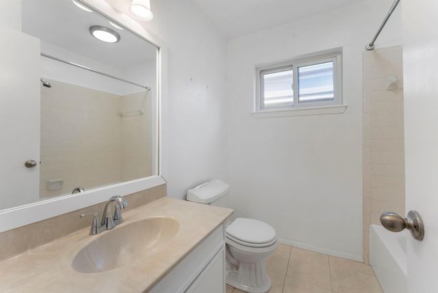 10006 Wren Street, La Porte, TX 77571