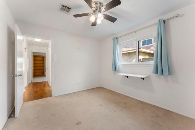 10006 Wren Street, La Porte, TX 77571